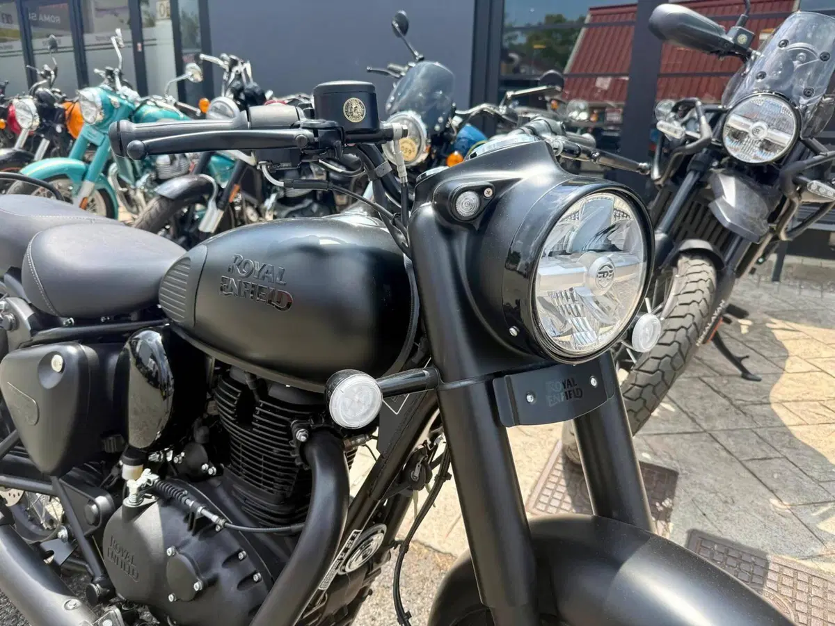 Royal Enfield Classic 350 (2021 - 26) (2)