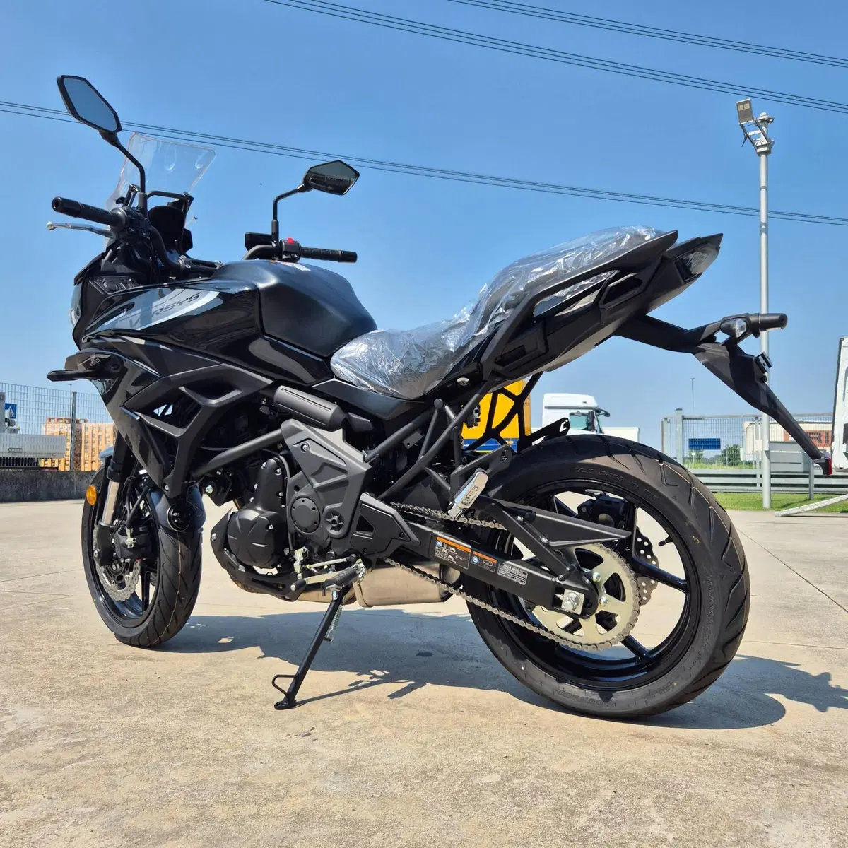 Kawasaki Versys 650 (2025 - 26) (3)