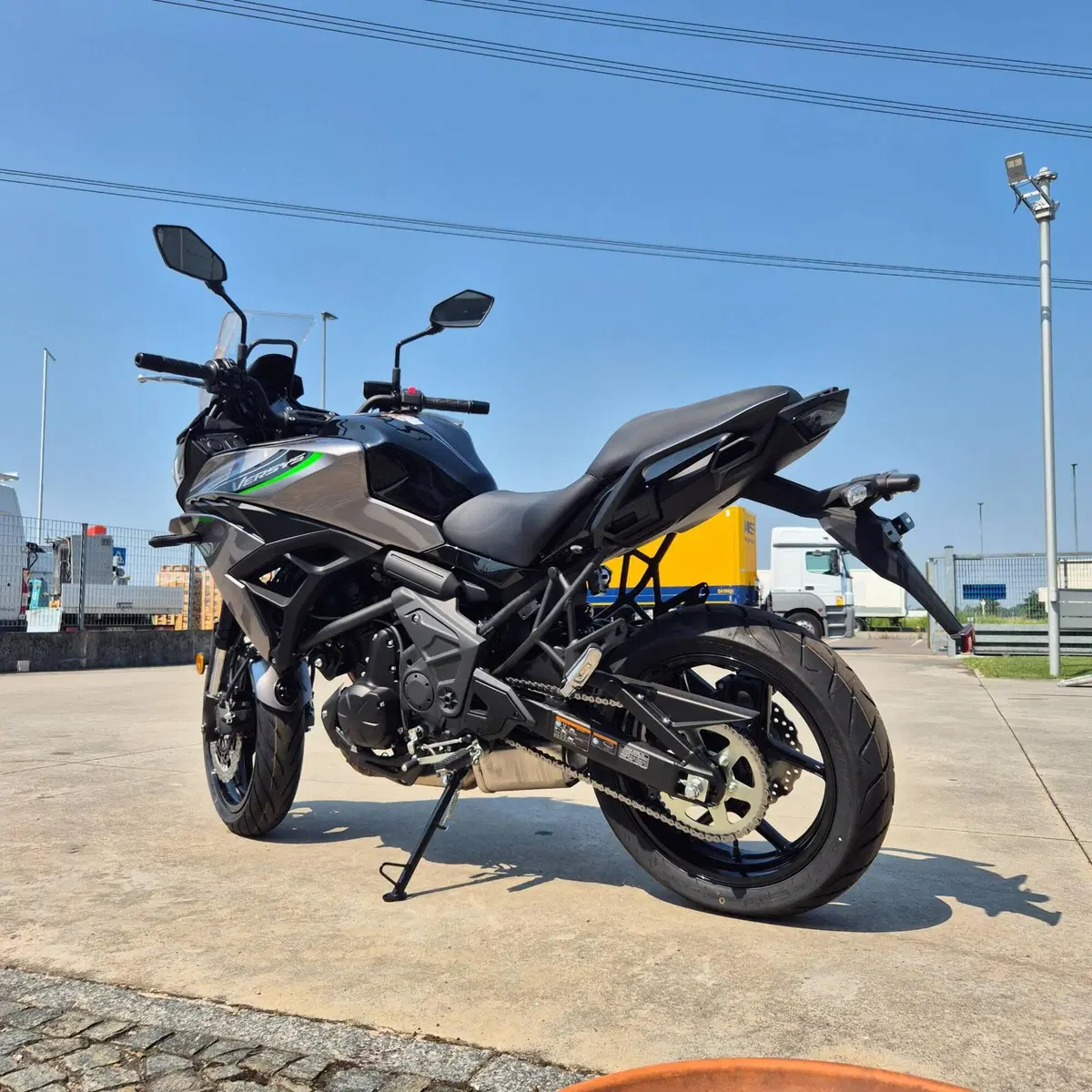 Kawasaki Versys 650 (2025 - 26) (3)