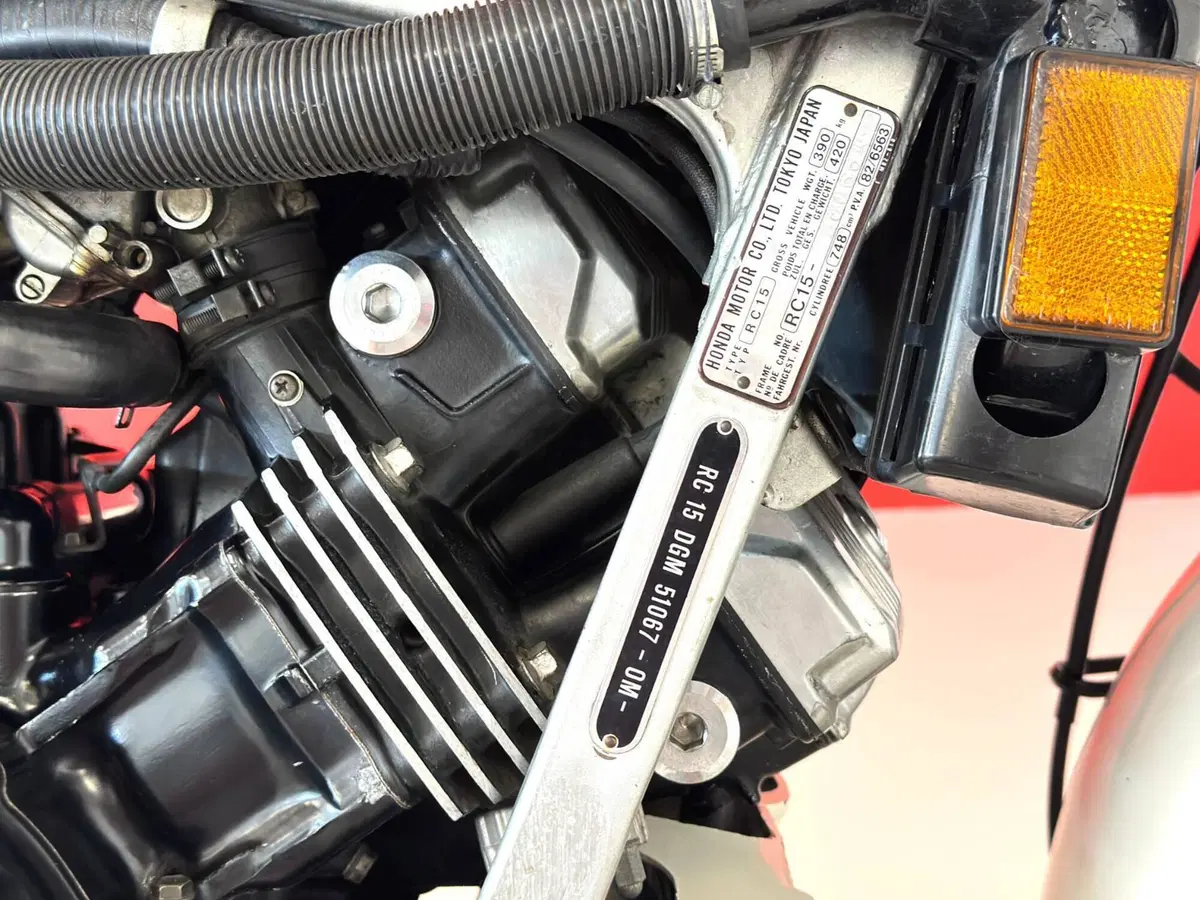 Honda VF 750 F (11)