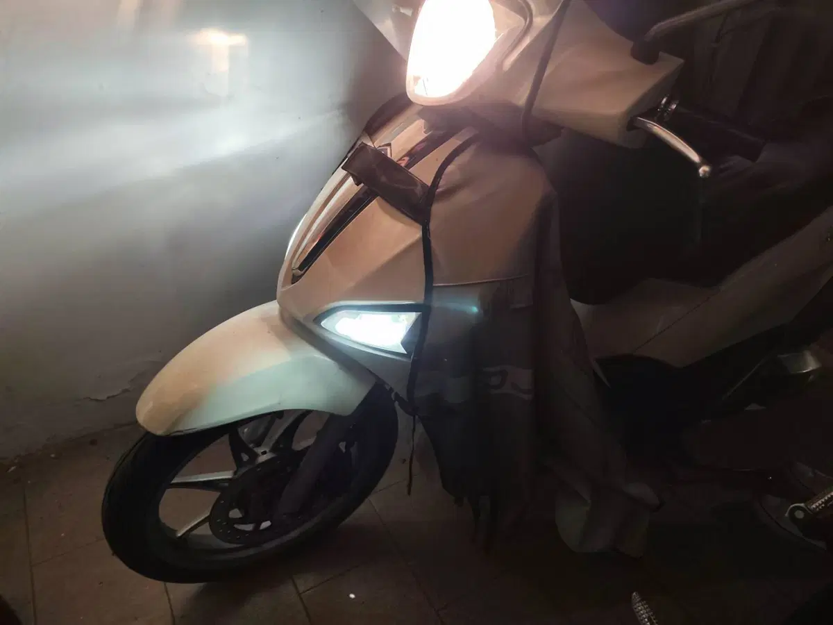 Piaggio Liberty 125 i-get ABS (2016) (3)