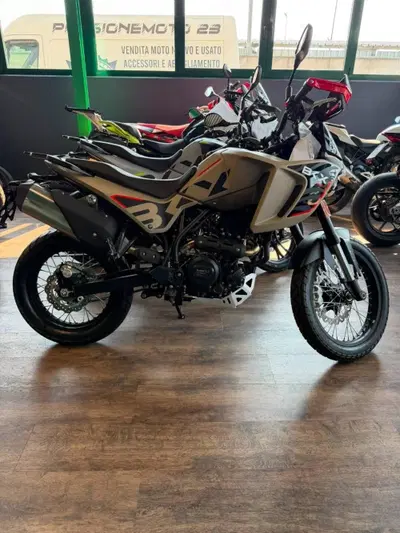 Benelli BKX 300 (2026) nuova