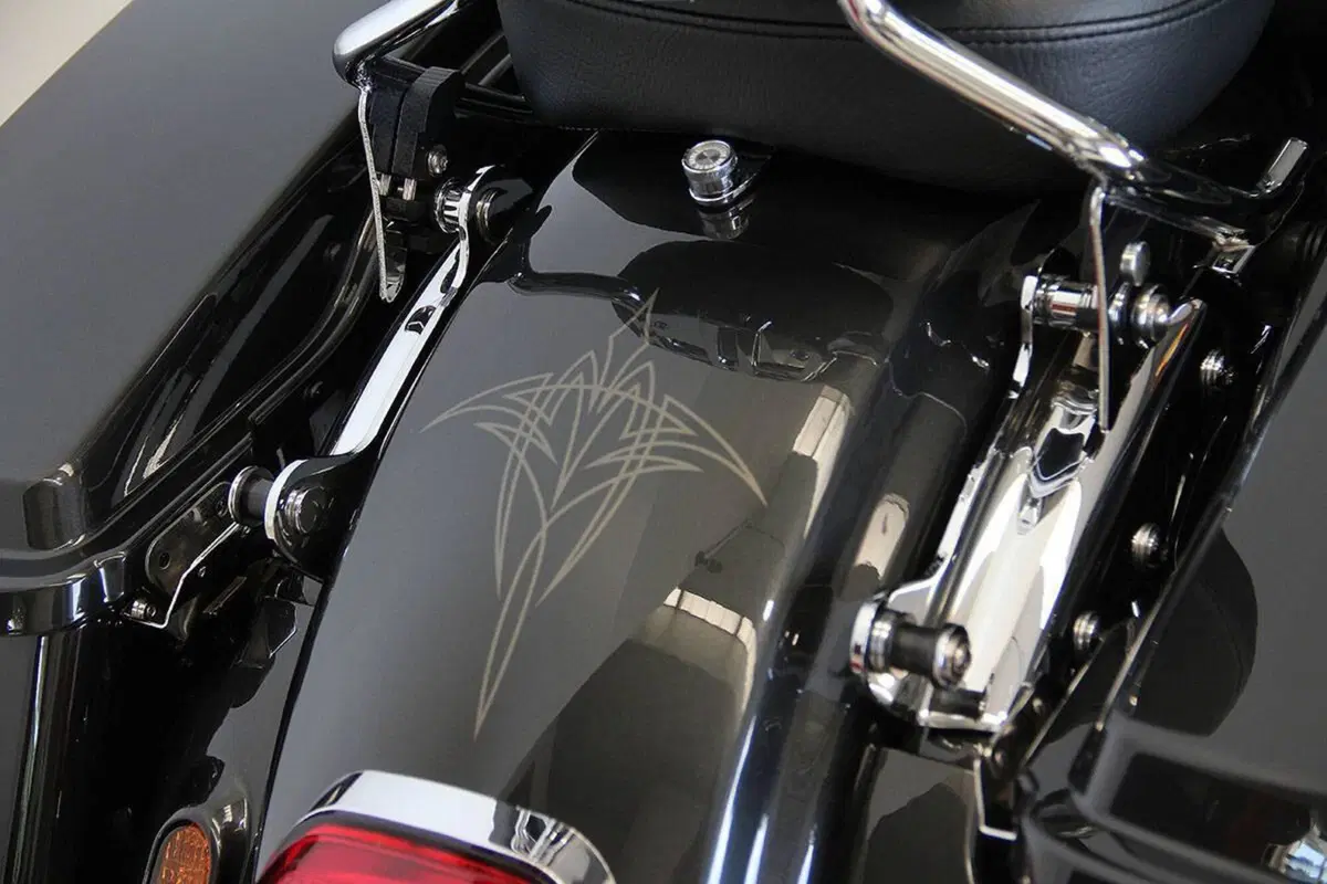 Harley-Davidson 1800 Street Glide (2010 - 11) - FLHXSE (9)