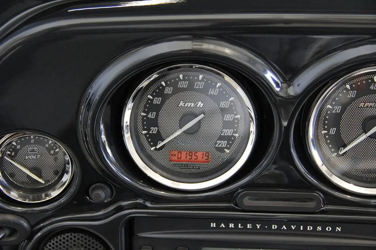 Harley-Davidson 1800 Street Glide (2010 - 11) - FLHXSE (11)