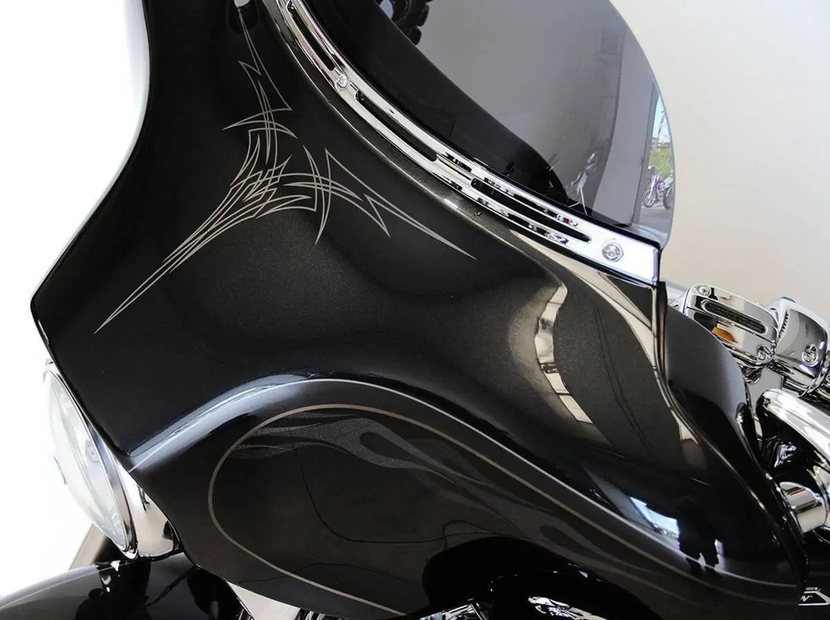 Harley-Davidson 1800 Street Glide (2010 - 11) - FLHXSE (17)