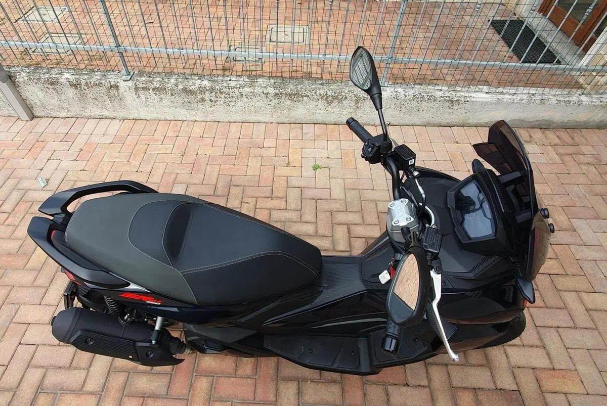 Aprilia SR GT 200 (2025 - 26) (4)