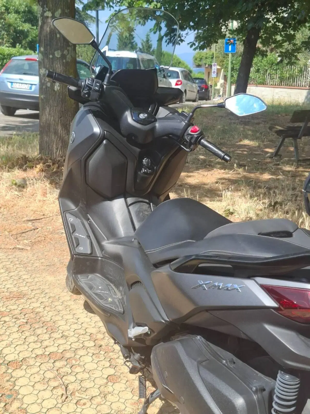 Yamaha X-Max 300 (2025 - 26) (4)