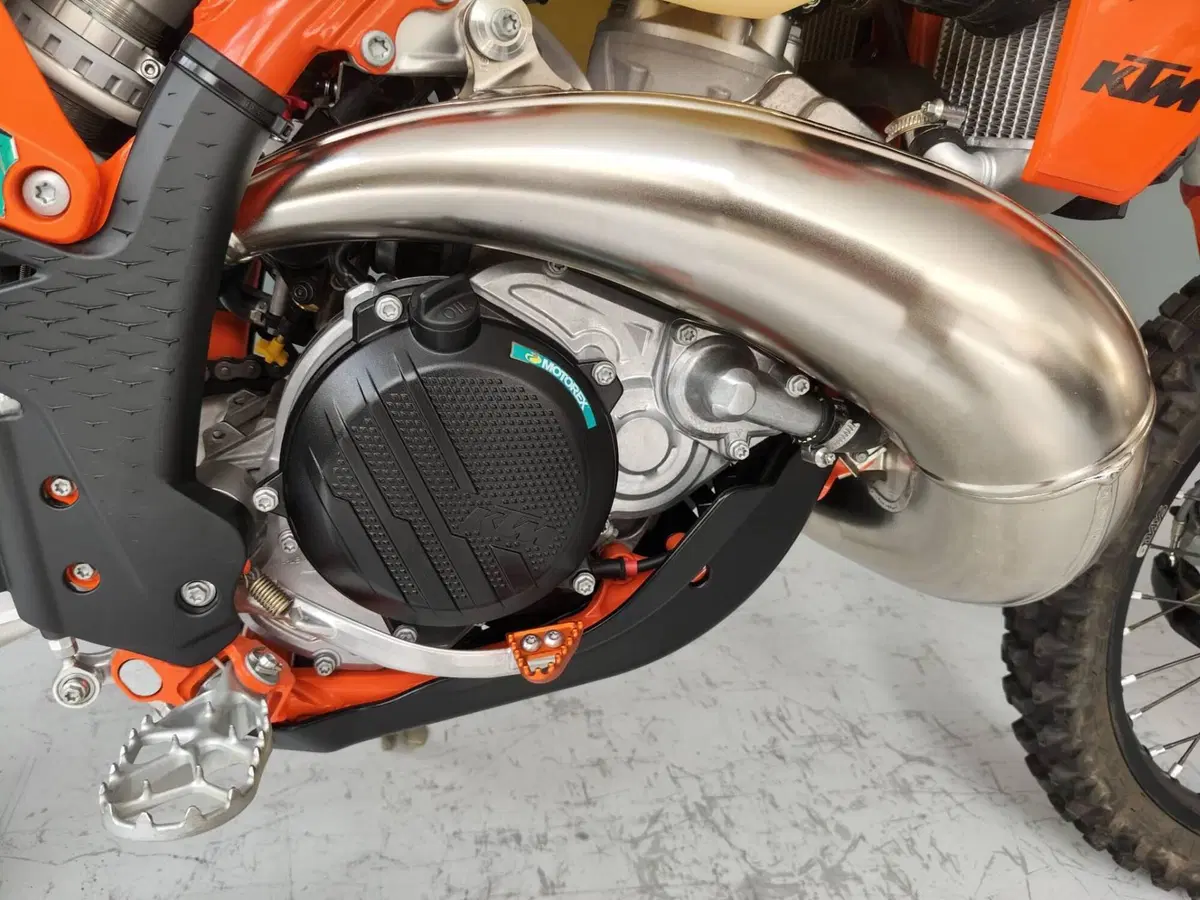 KTM 300 EXC Six Days (2025) (7)