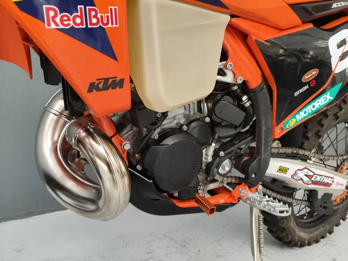KTM 300 EXC Six Days (2025) (8)