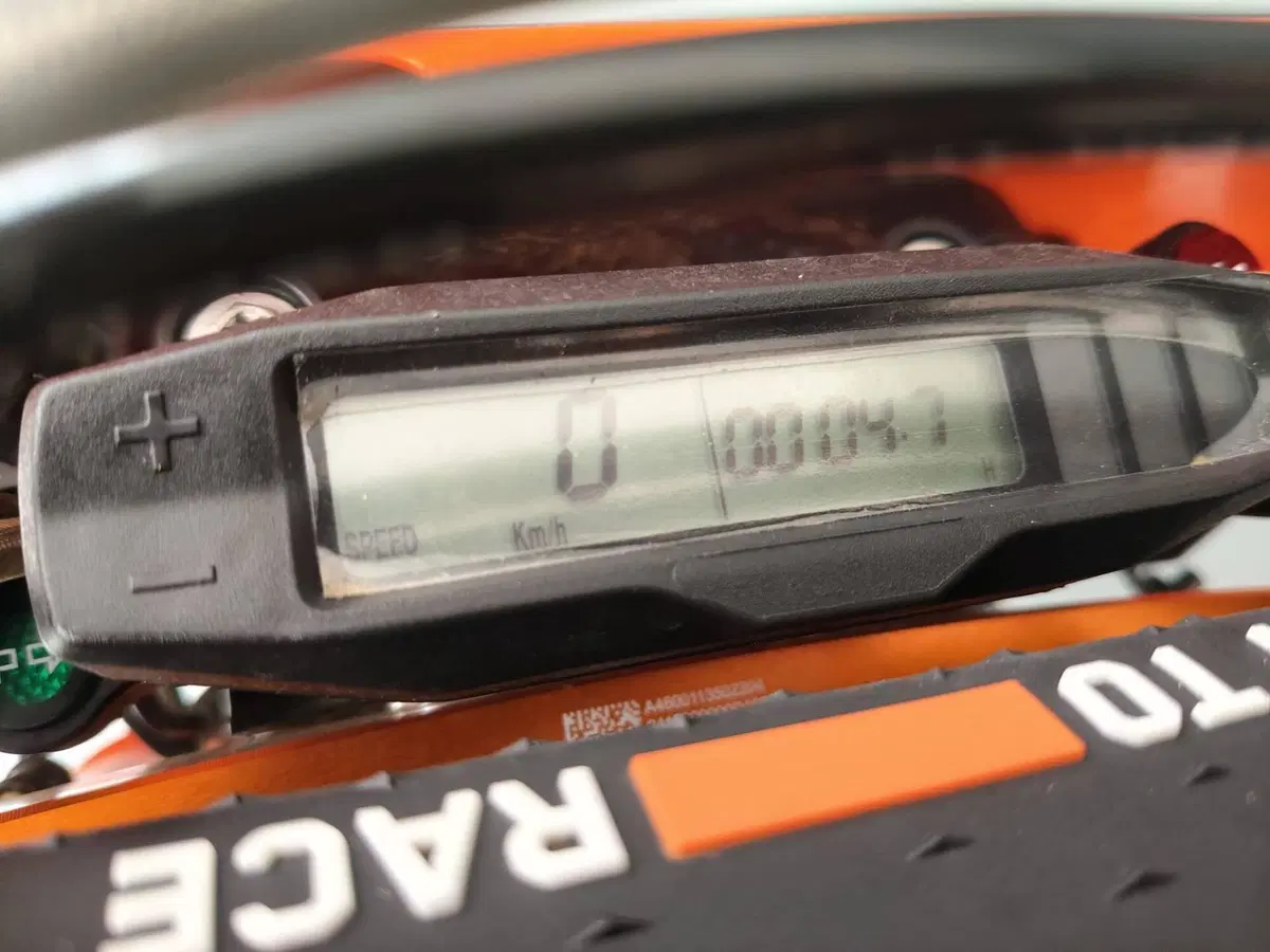 KTM 300 EXC Six Days (2025) (16)