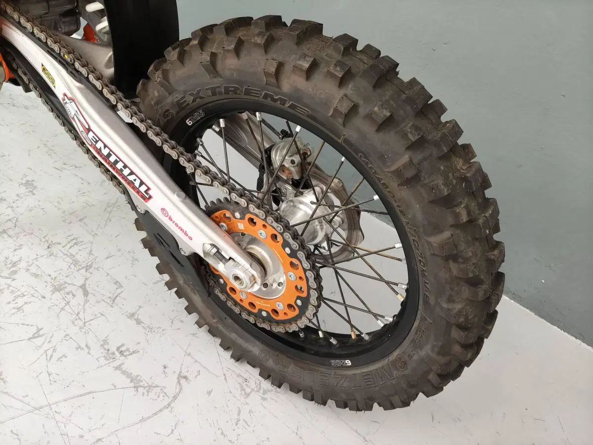 KTM 300 EXC Six Days (2025) (15)