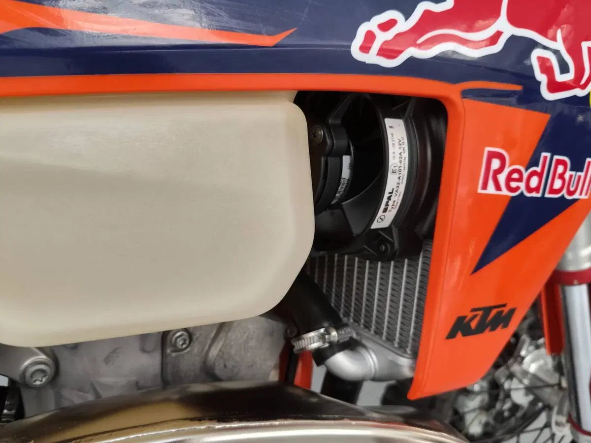 KTM 300 EXC Six Days (2025) (10)