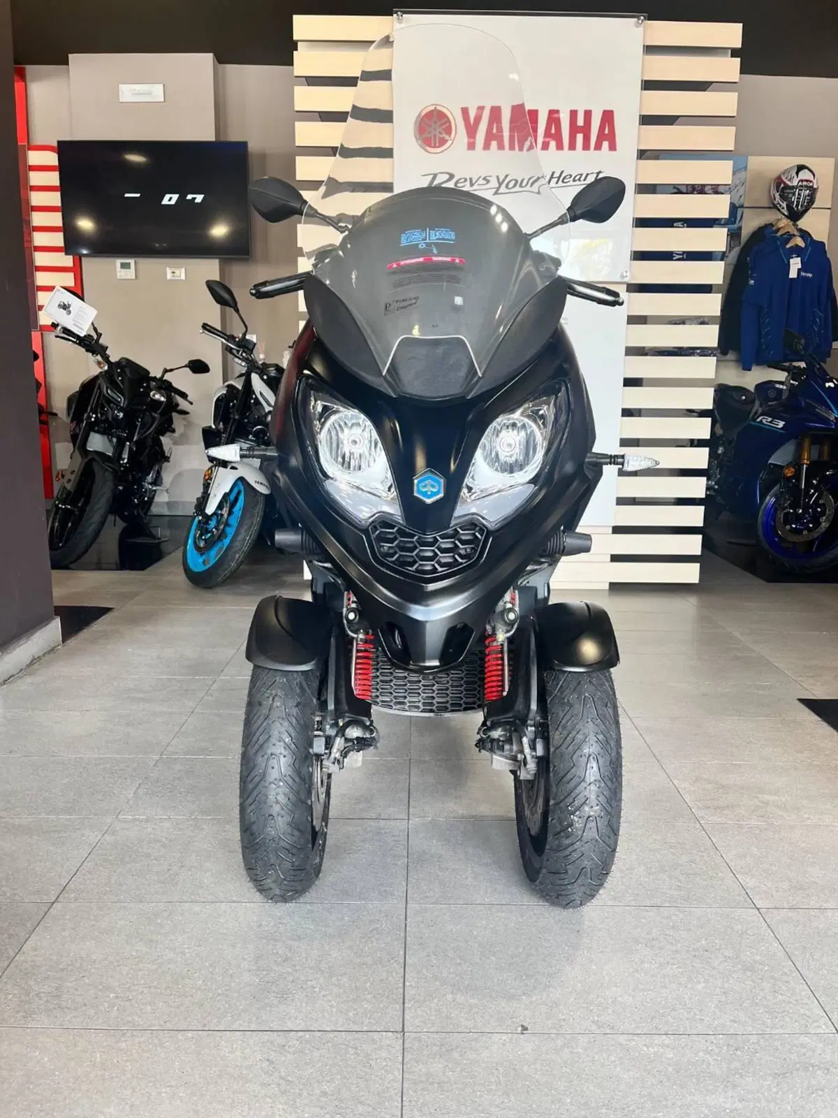 Piaggio MP3 300 Sport ABS Hpe (2021 - 24) (8)