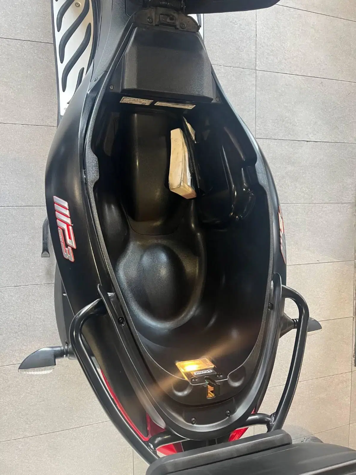 Piaggio MP3 300 Sport ABS Hpe (2021 - 24) (12)