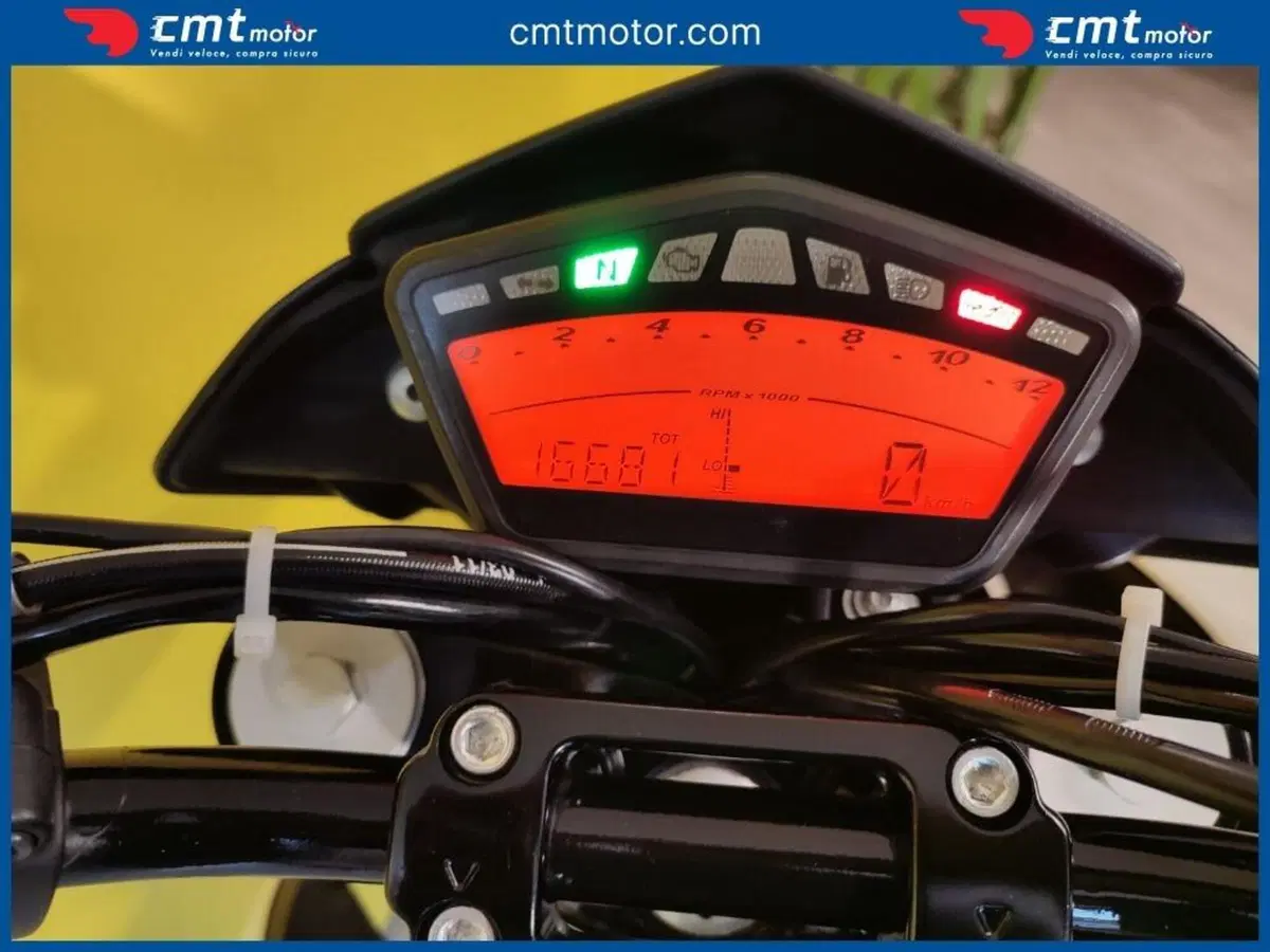 Ducati Hypermotard 796 (2012) (5)