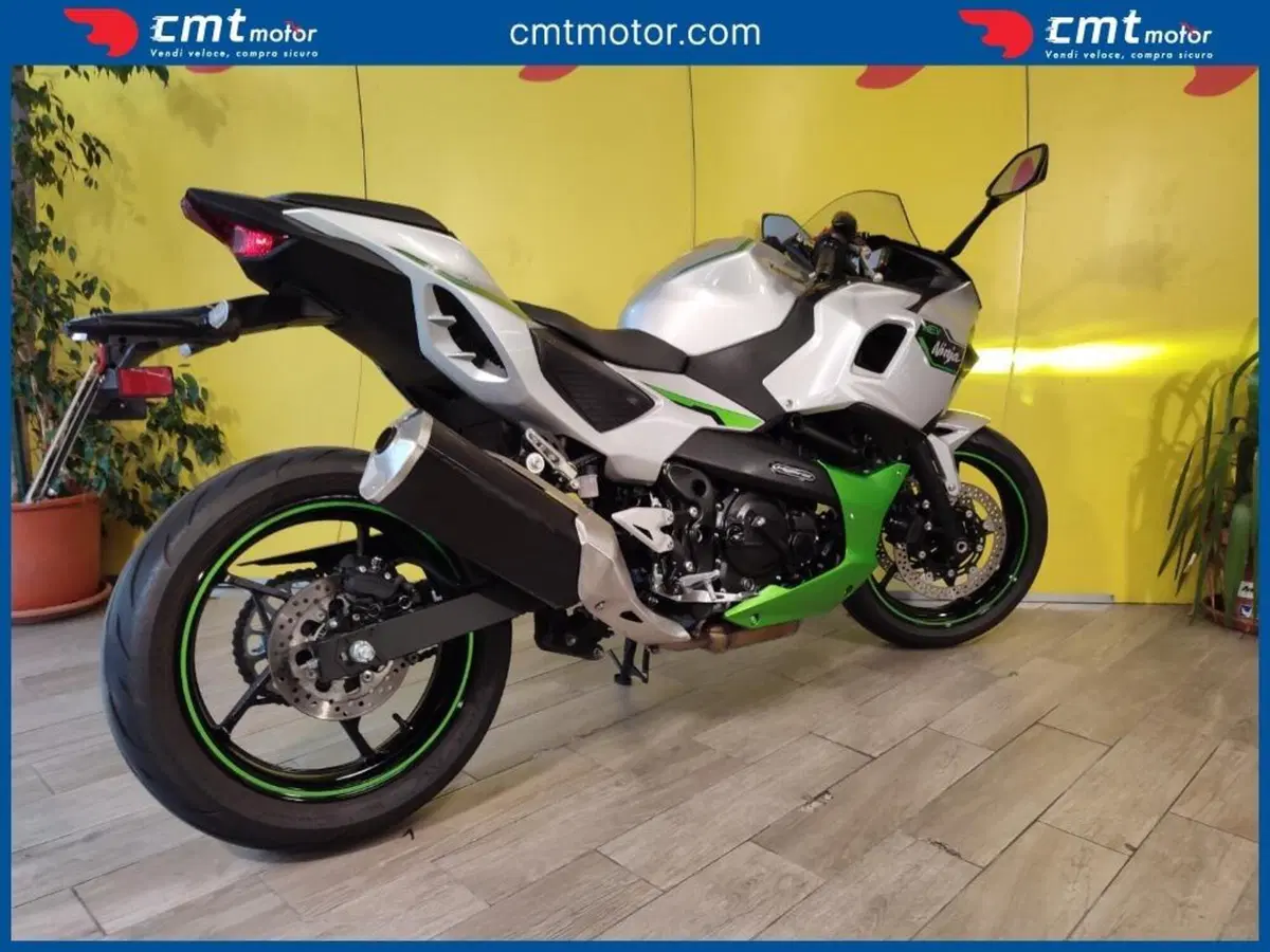 Kawasaki Ninja 7 Hybrid (2024 - 26) (4)