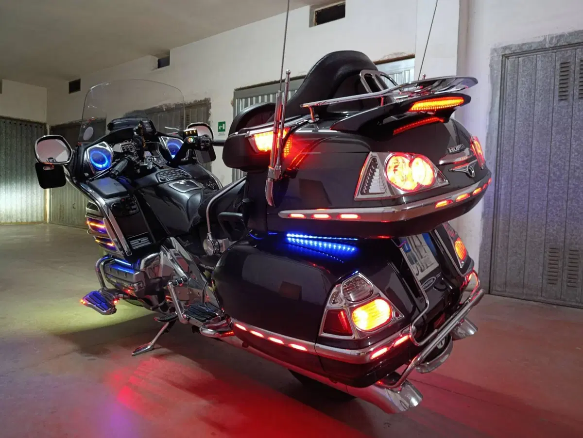 Honda GL 1800 Gold Wing (2007 - 11) (2)