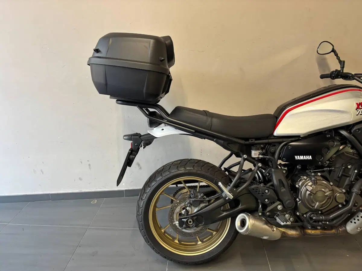 Yamaha XSR 700 XTribute (2022 - 24) (8)