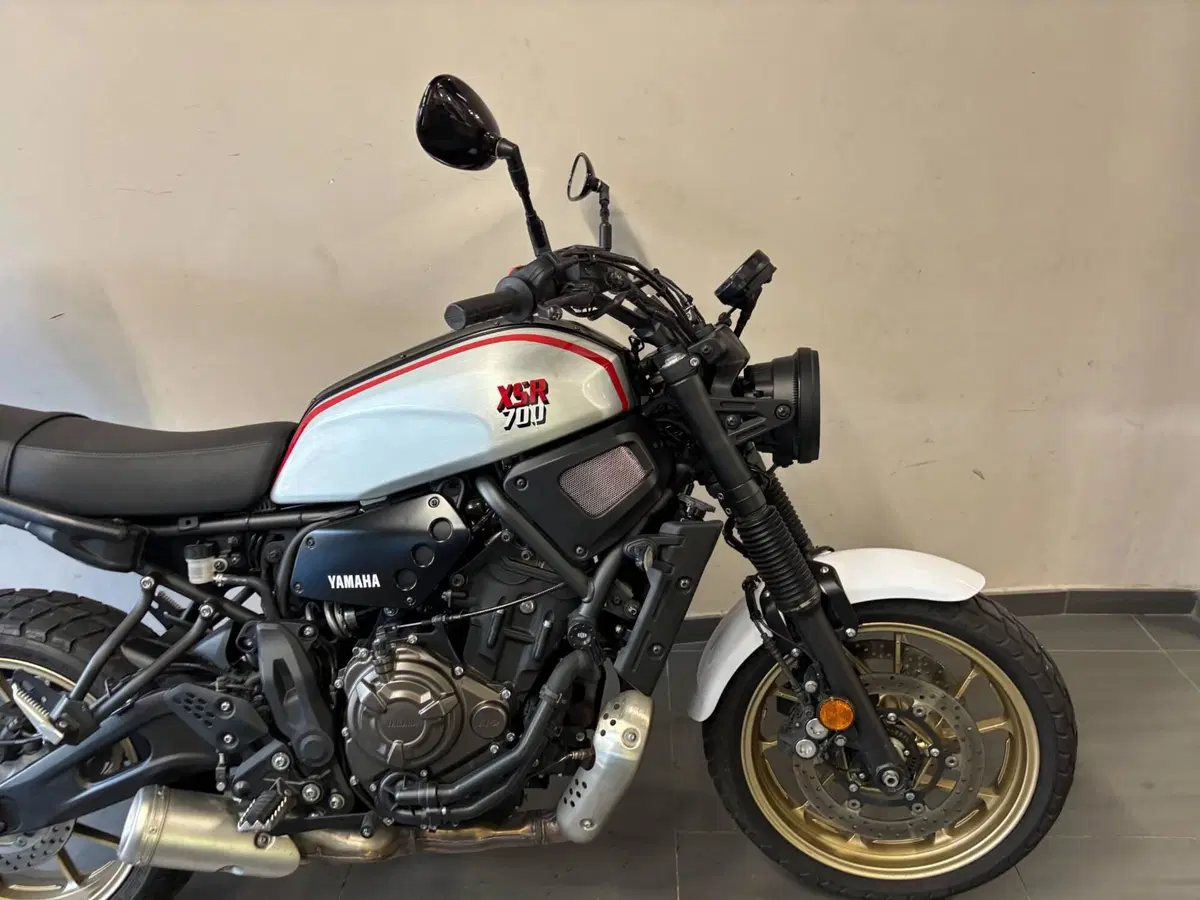 Yamaha XSR 700 XTribute (2022 - 24) (9)