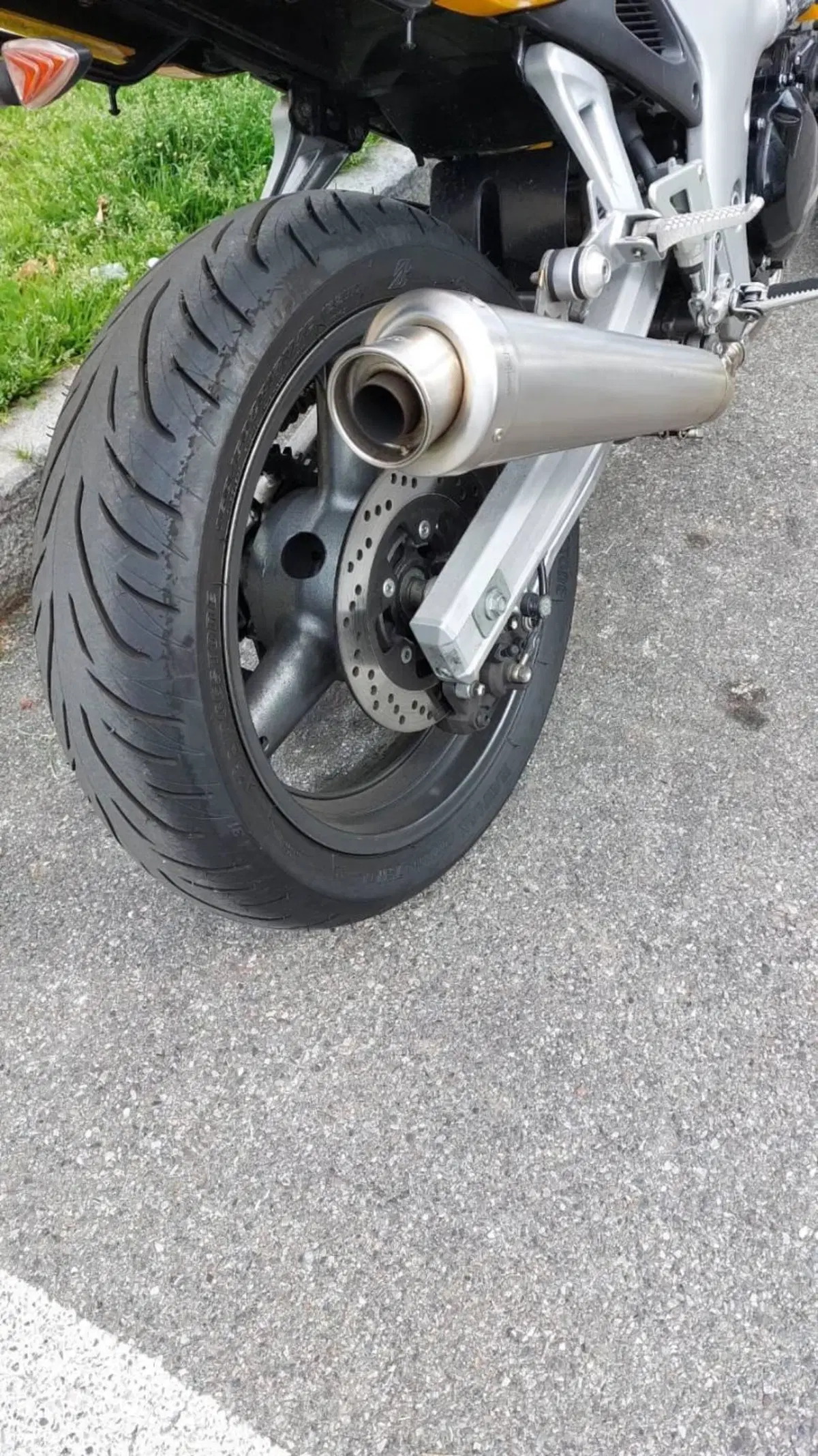 Suzuki SV 650 (1999 - 02) (9)
