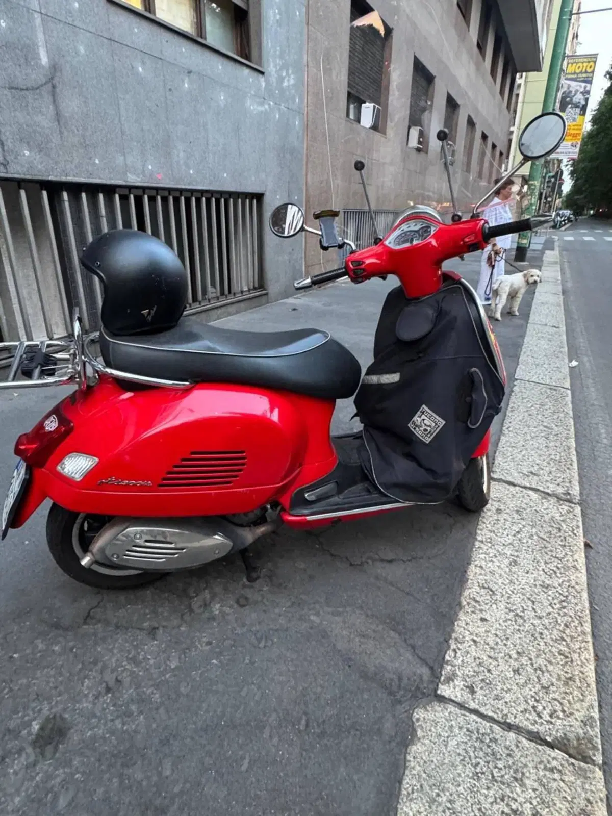 Vespa GTS 300 (2010 - 14) (2)