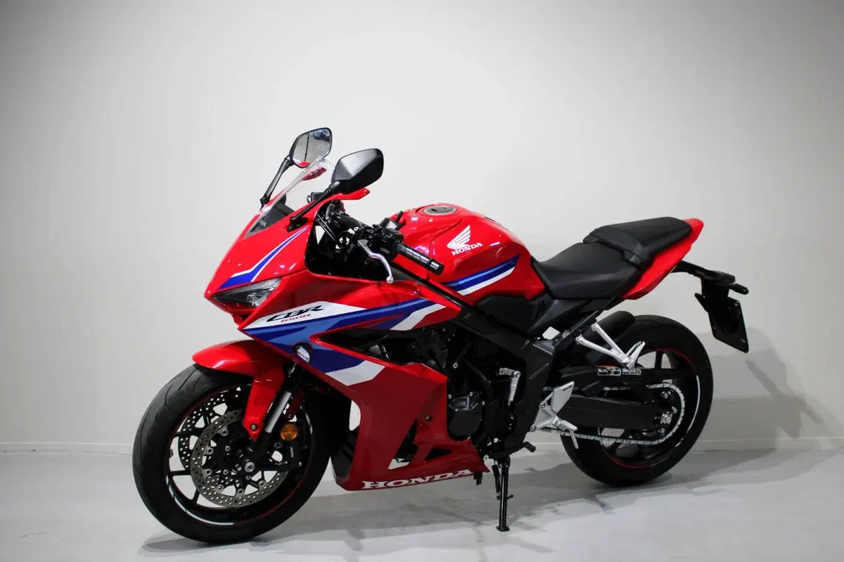 Honda CBR 650 R E-Clutch (2024 - 26) (3)