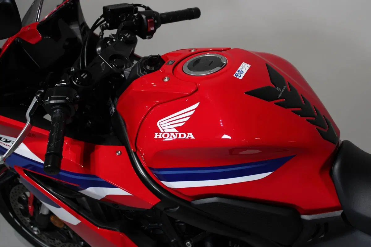 Honda CBR 650 R E-Clutch (2024 - 26) (5)