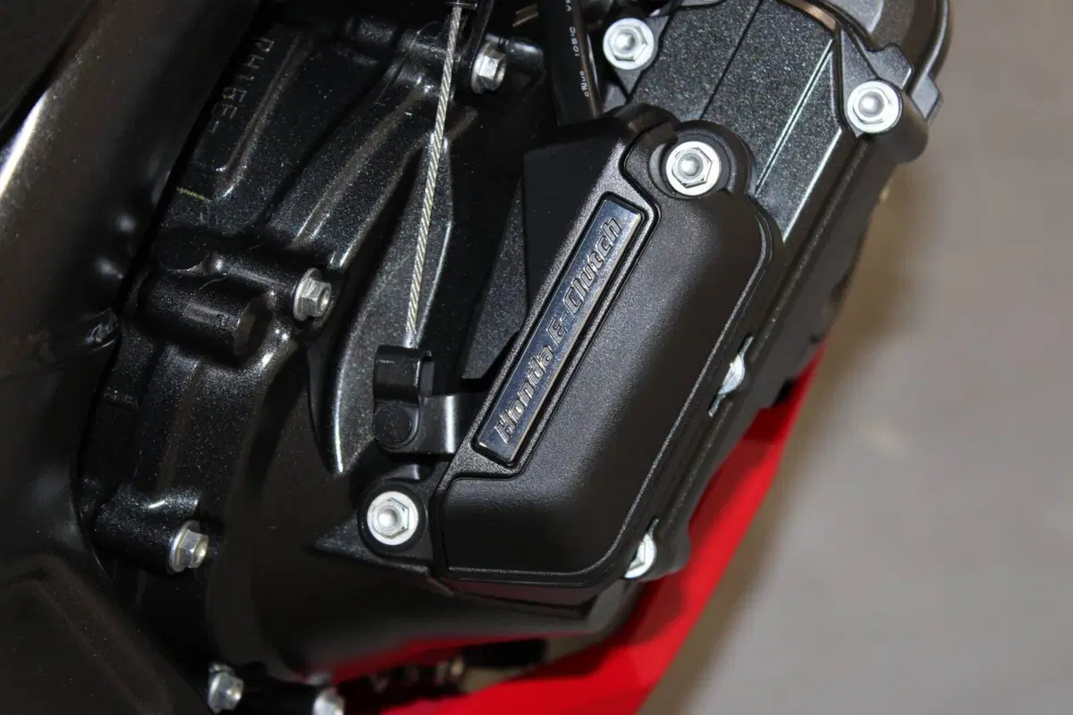Honda CBR 650 R E-Clutch (2024 - 26) (7)