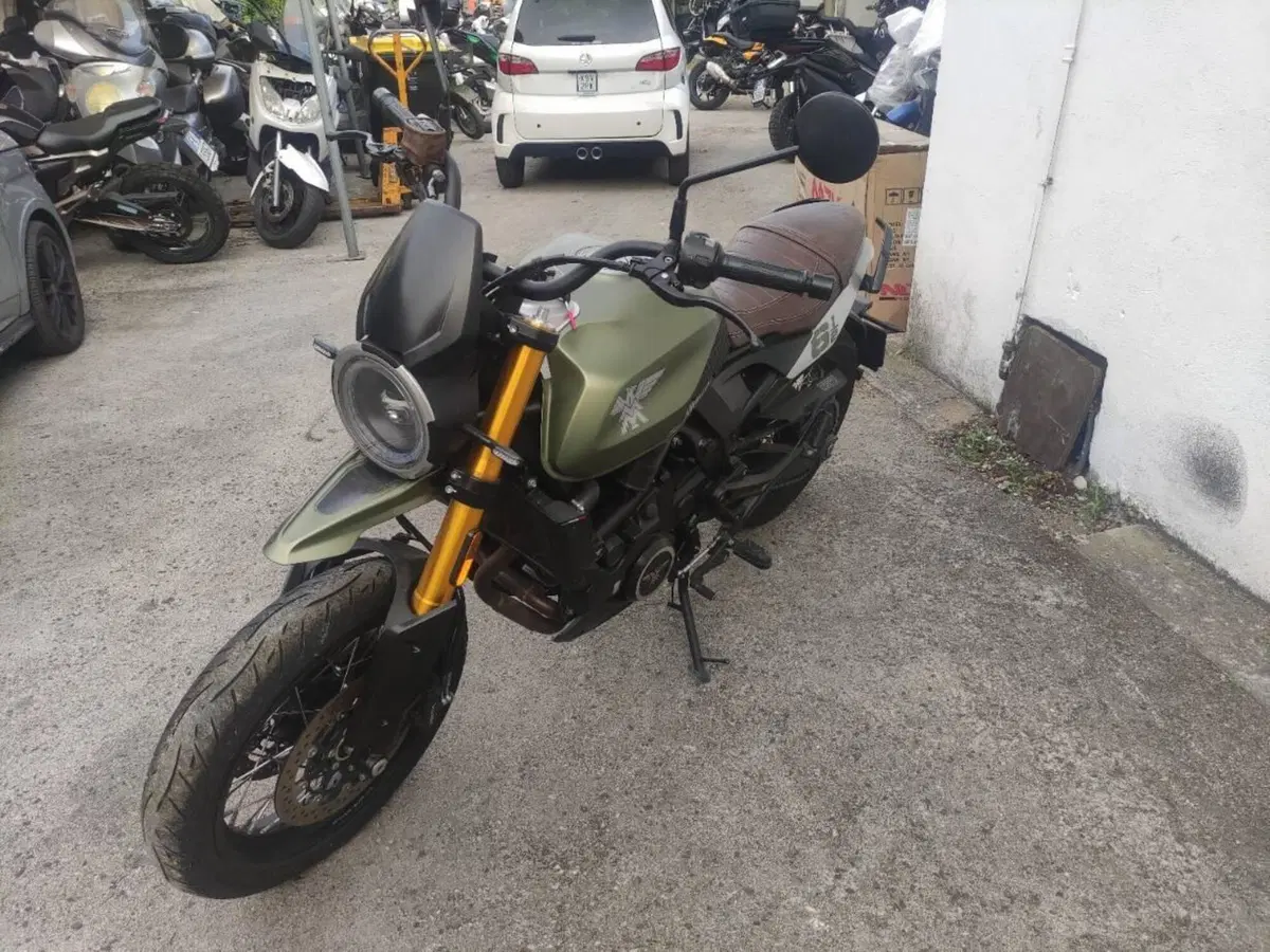 Moto Morini SEIEMMEZZO SCR (2022 - 26) (4)