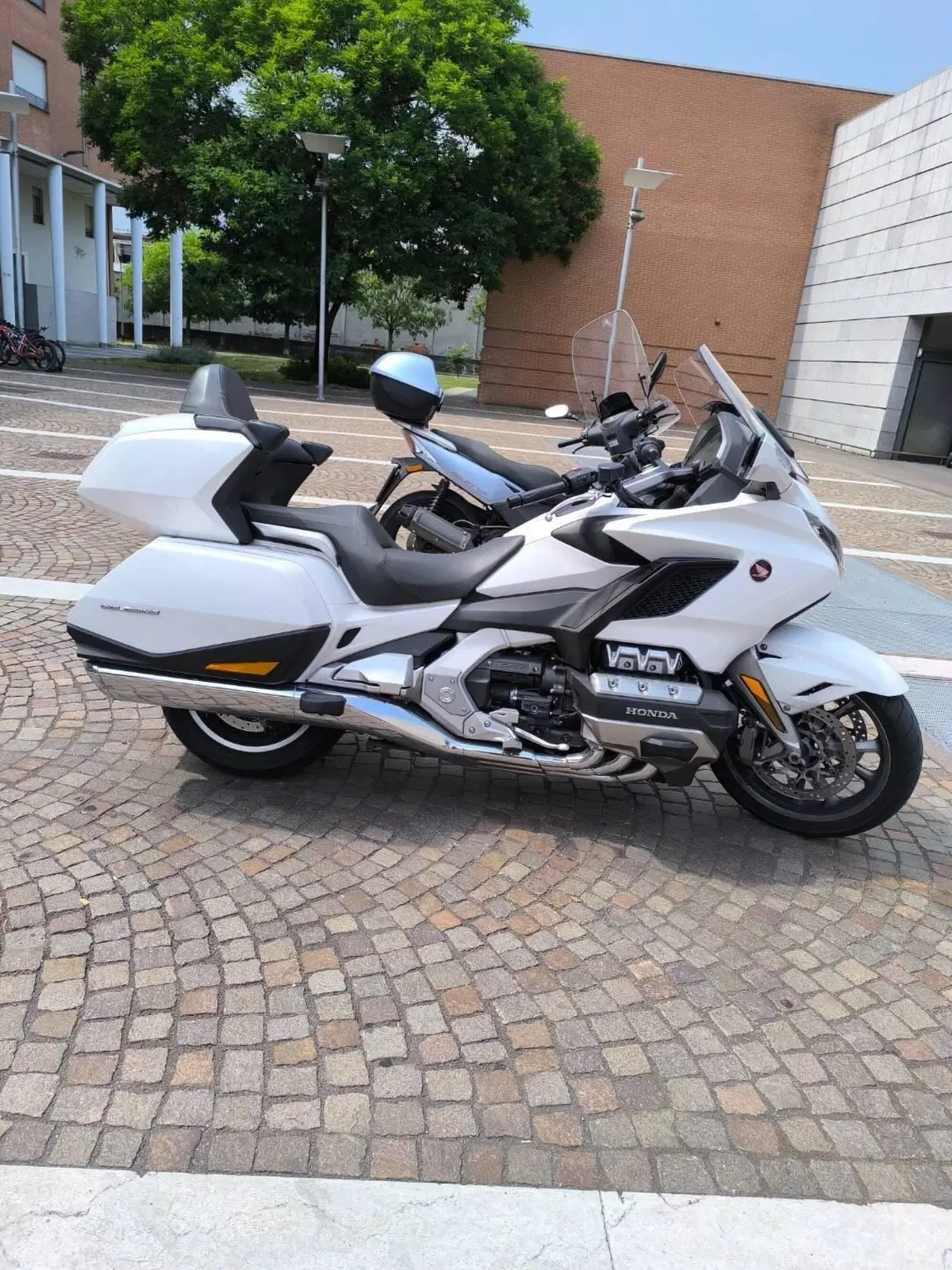 Honda GL 1800 Gold Wing Tour DTC (2018 - 20) (4)