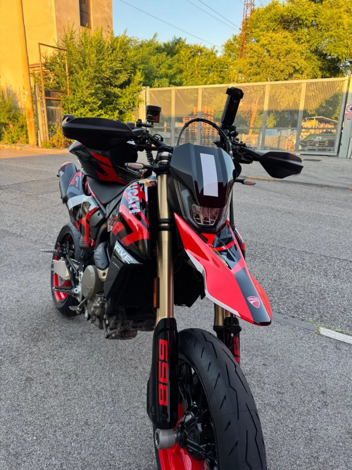 Ducati Hypermotard 698 Mono RVE (2024 - 26) (2)