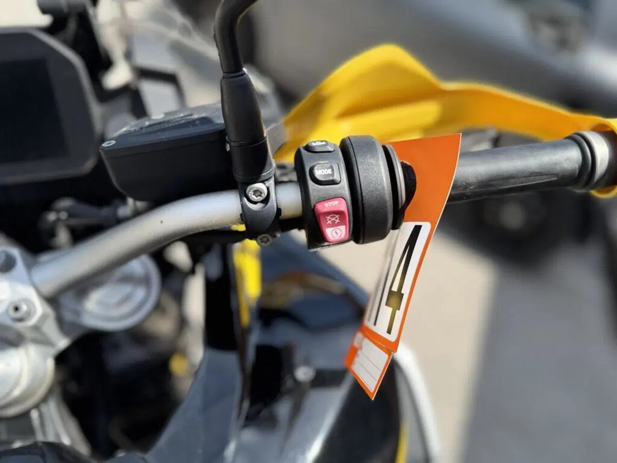 Bmw F 850 GS Adventure - Edition 40 Years GS (2021) (7)