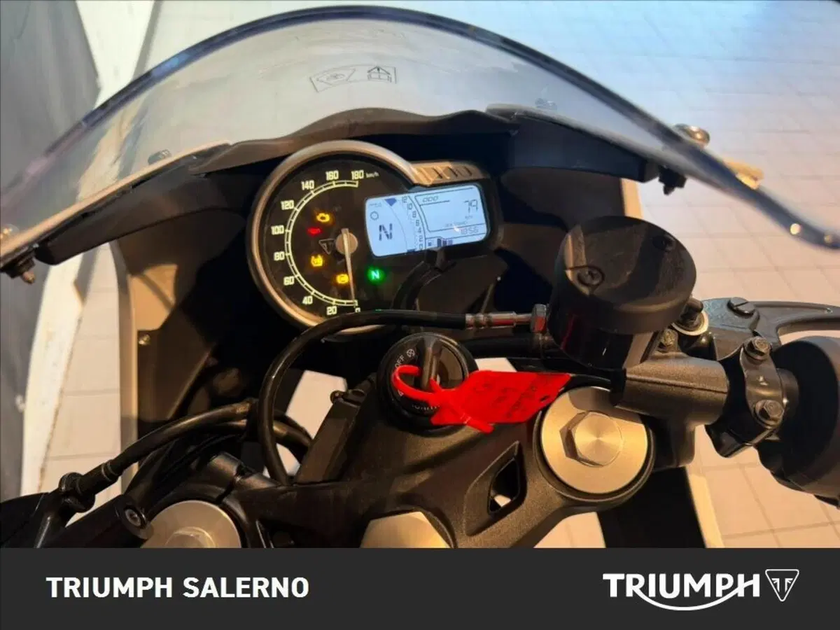 Triumph Thruxton 400 (2026) (6)