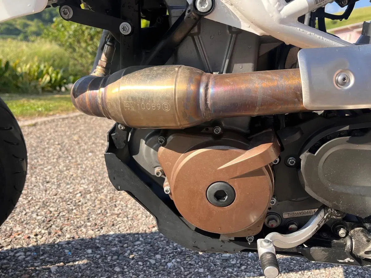 Husqvarna 701 Supermoto (2017 - 19) (4)