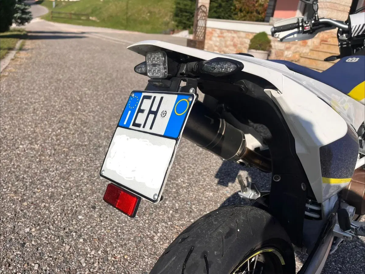 Husqvarna 701 Supermoto (2017 - 19) (5)