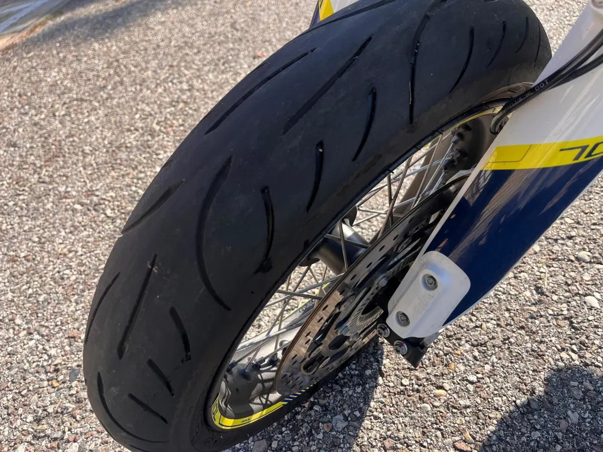 Husqvarna 701 Supermoto (2017 - 19) (9)