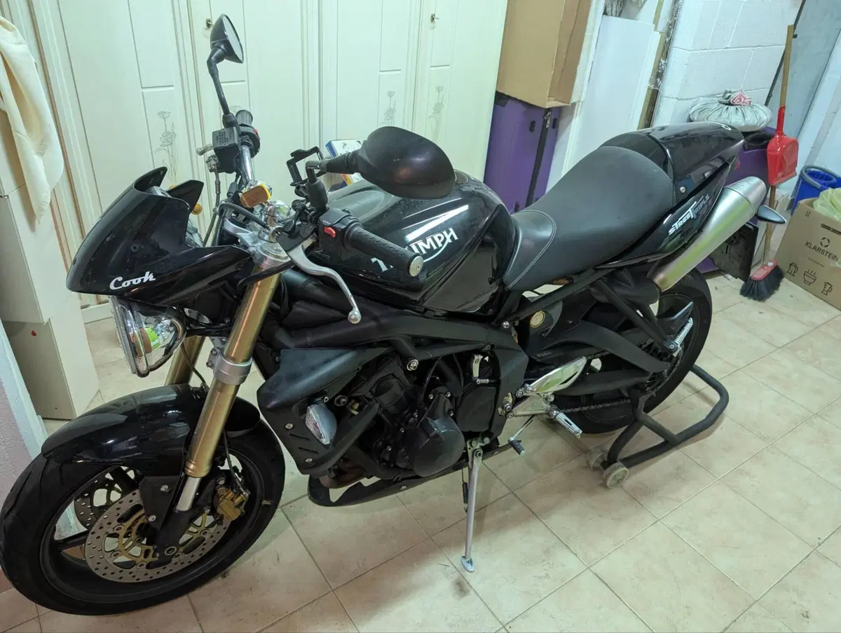 Triumph Street Triple (2007 - 12) (2)