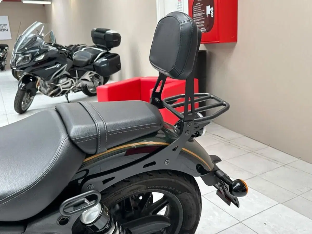 Royal Enfield Super Meteor 650 (2023 - 26) (5)