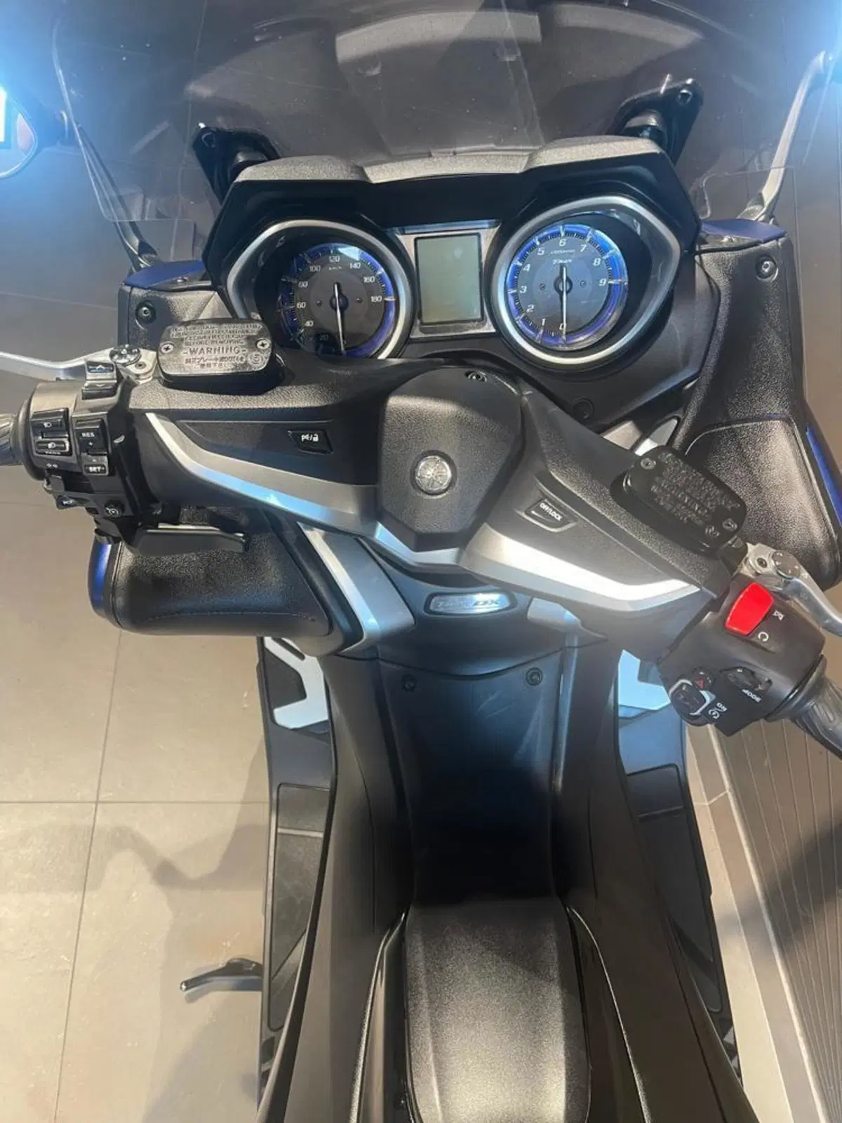 Yamaha T-Max 530 DX (2017 - 19) (5)