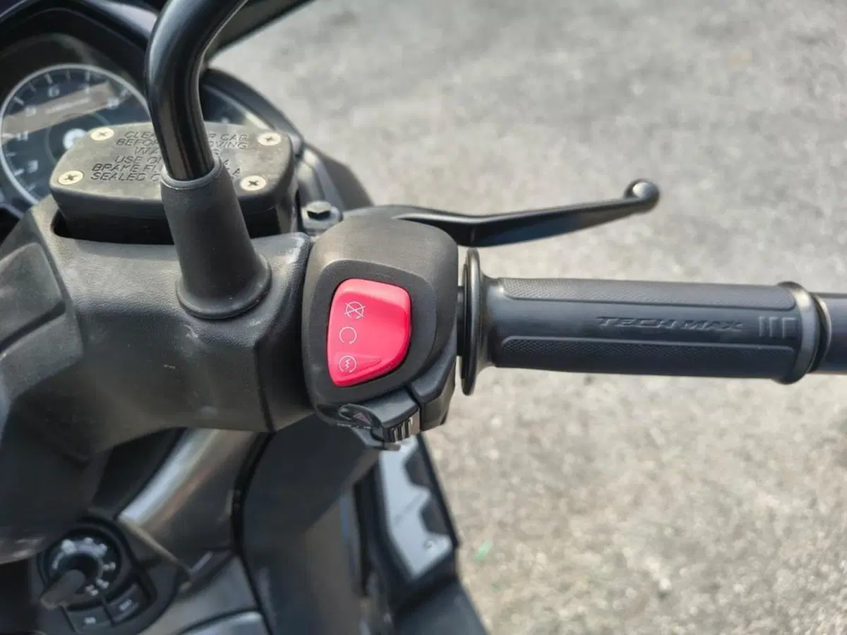 Yamaha X-Max 400 Tech Max (2020) (5)