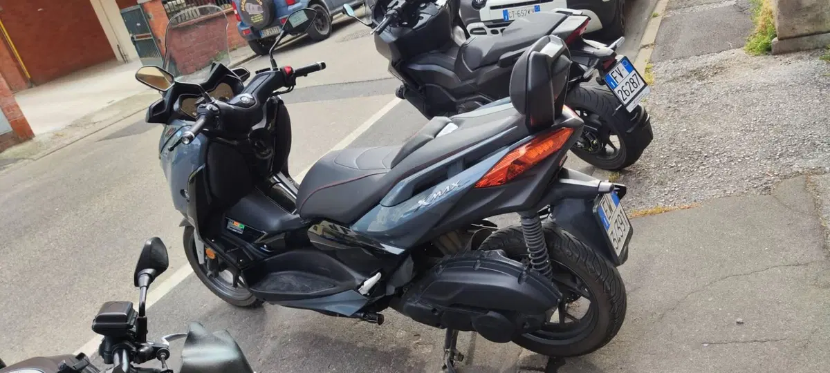 Yamaha X-Max 125 Tech Max (2021 - 24) (2)