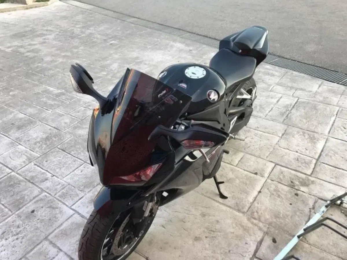 Honda CBR 1000 RR Fireblade (2012 - 16) (2)