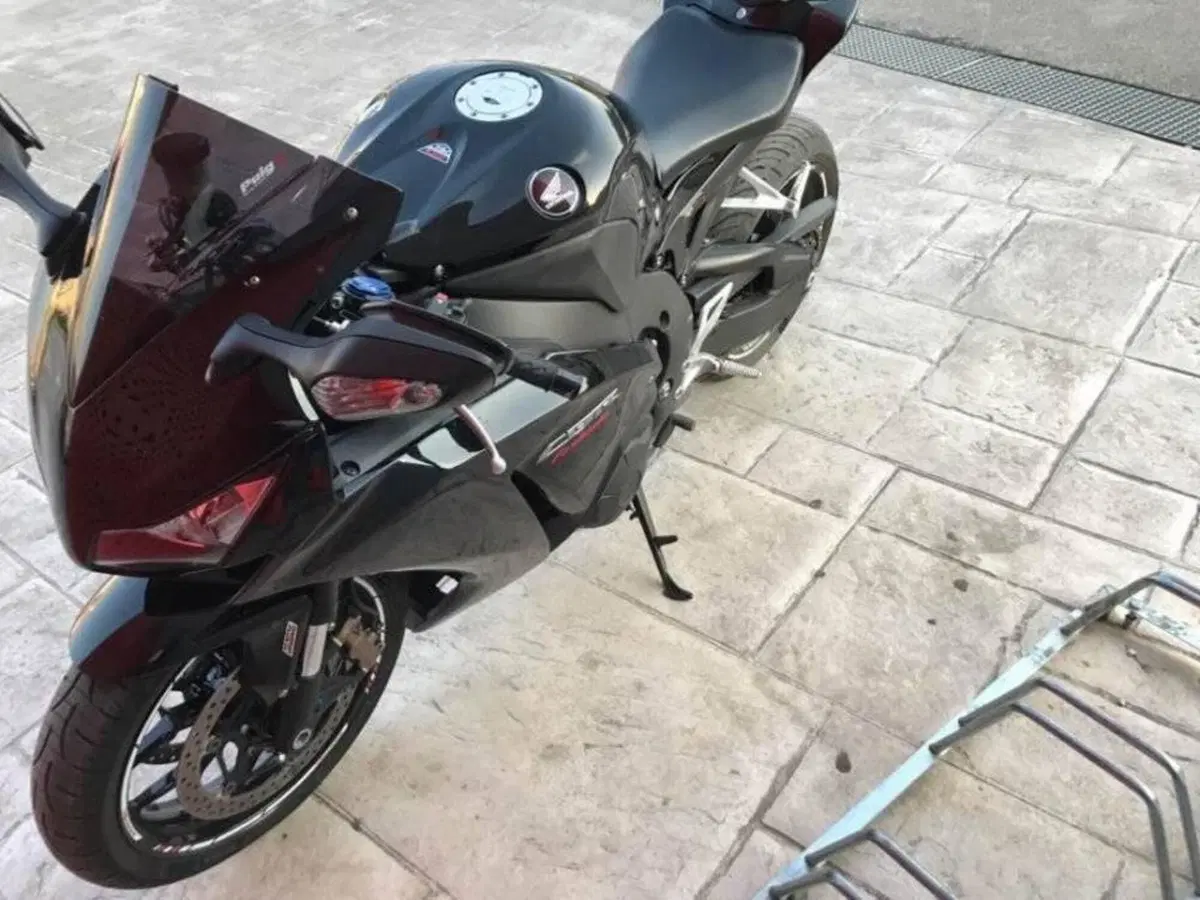 Honda CBR 1000 RR Fireblade (2012 - 16) (3)