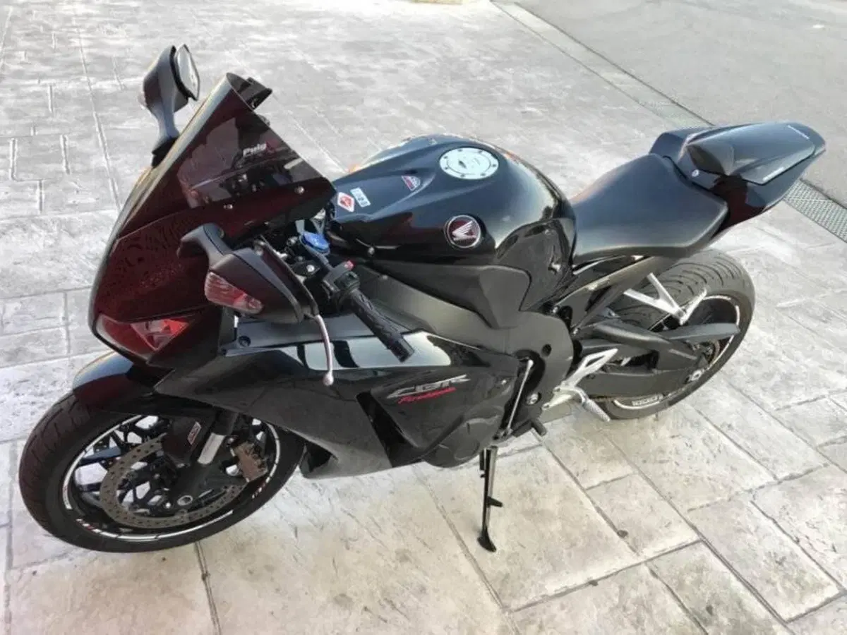 Honda CBR 1000 RR Fireblade (2012 - 16) (4)