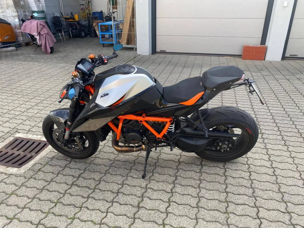 KTM 1290 Super Duke R (2022 - 23) (5)