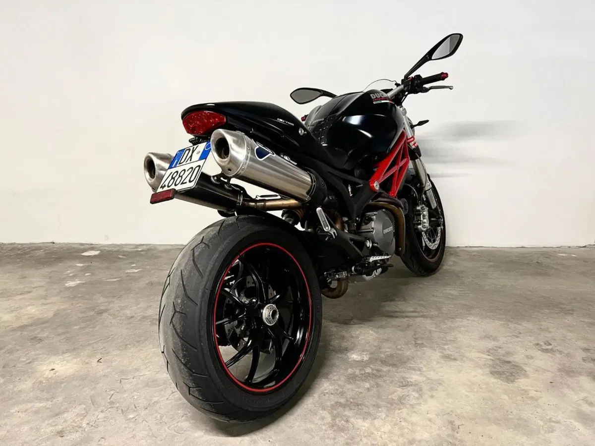 Ducati Monster 796 (2010 - 13) (2)