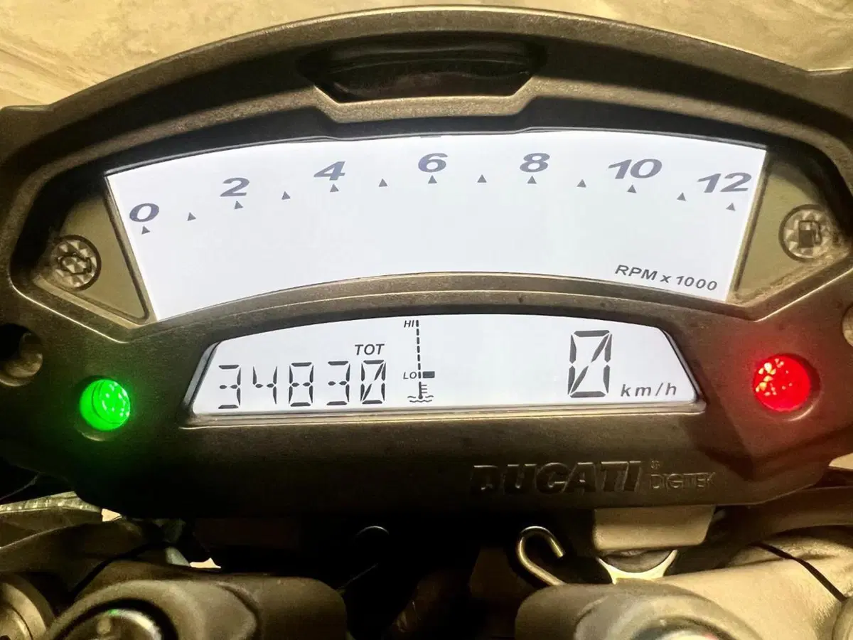 Ducati Monster 796 (2010 - 13) (7)