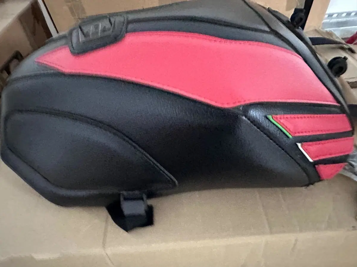 Bagster copri serbatoio + borsa Aprilia rsv4/tuono (2)