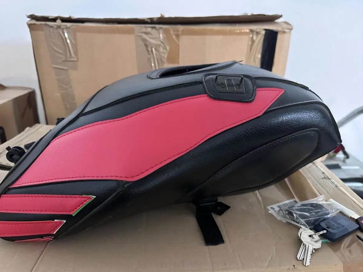 Bagster copri serbatoio + borsa Aprilia rsv4/tuono (4)