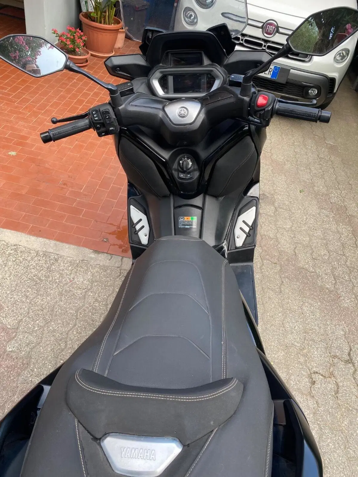 Yamaha X-Max 300 Tech Max (2021 - 24) (4)